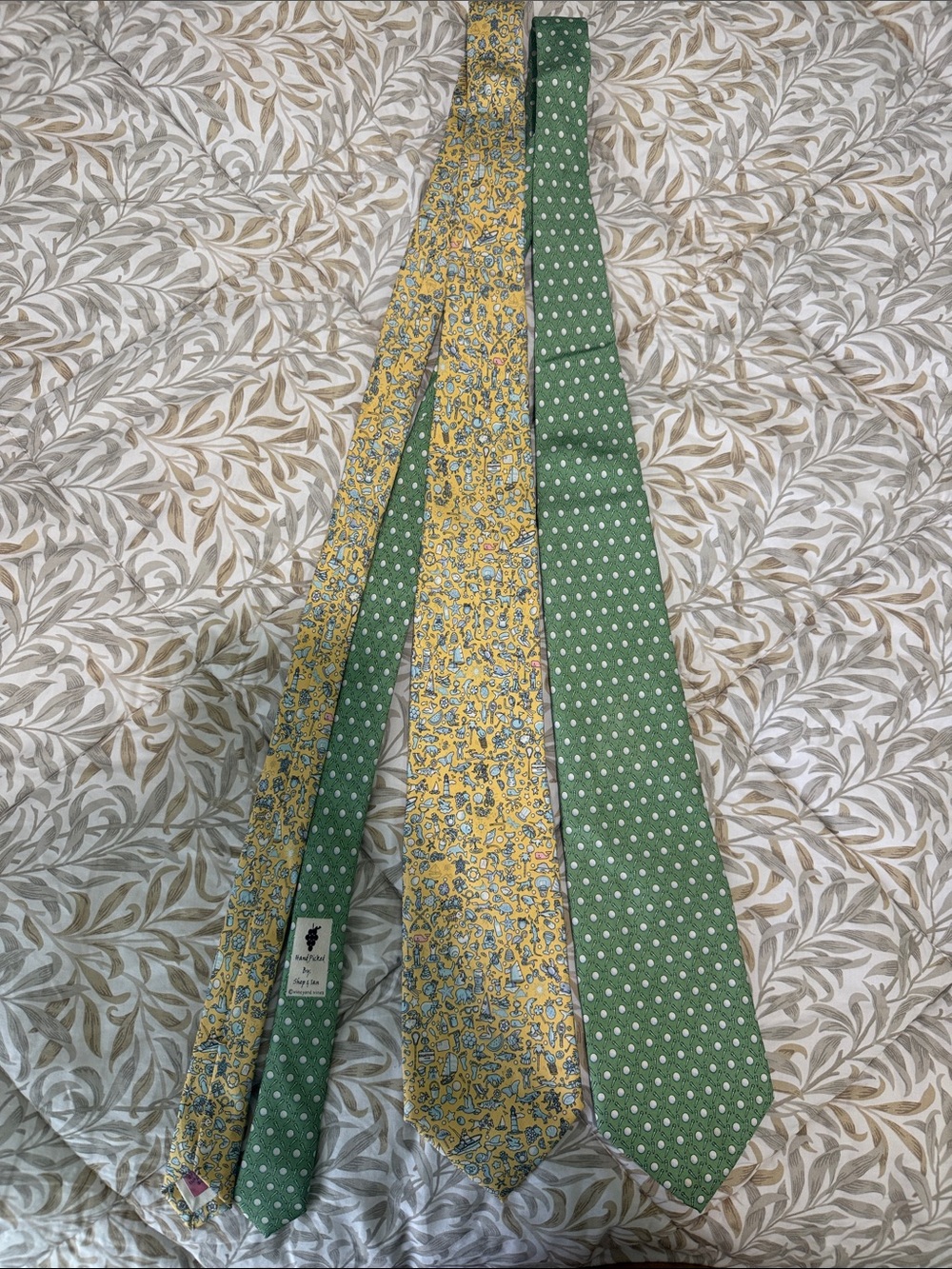 Vineyard Vines Green Polka Dot & Yellow Floral Reversible Silk Tie
